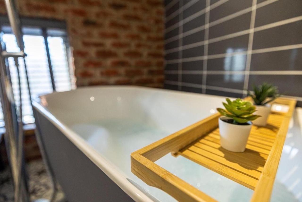 Town Center Cottage With Hot Tub Morpeth Exterior foto
